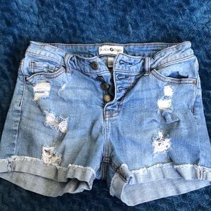 black daisy jean shorts (barely worn)